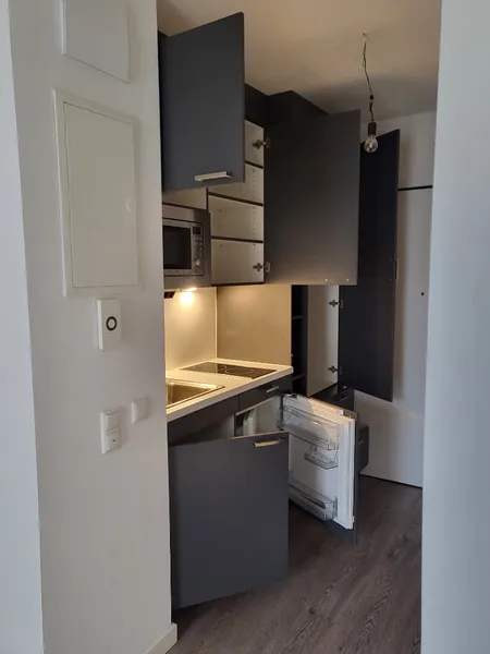 Schöne 1-Zimmer Wohnung in Berlin- nur Studenten, Azubis o. Praktikanten — photo 1
